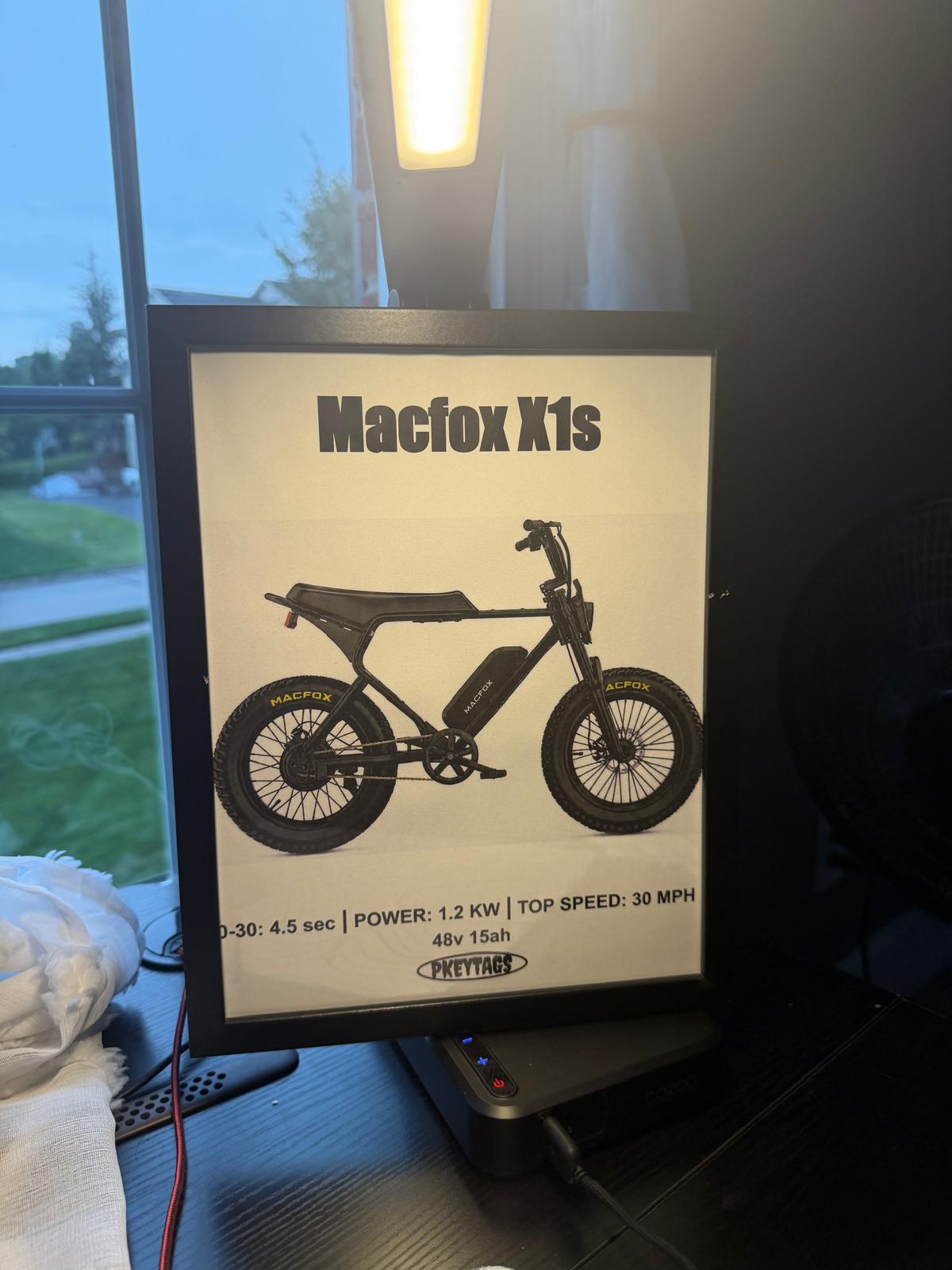 Macfox x1s Framed Poster