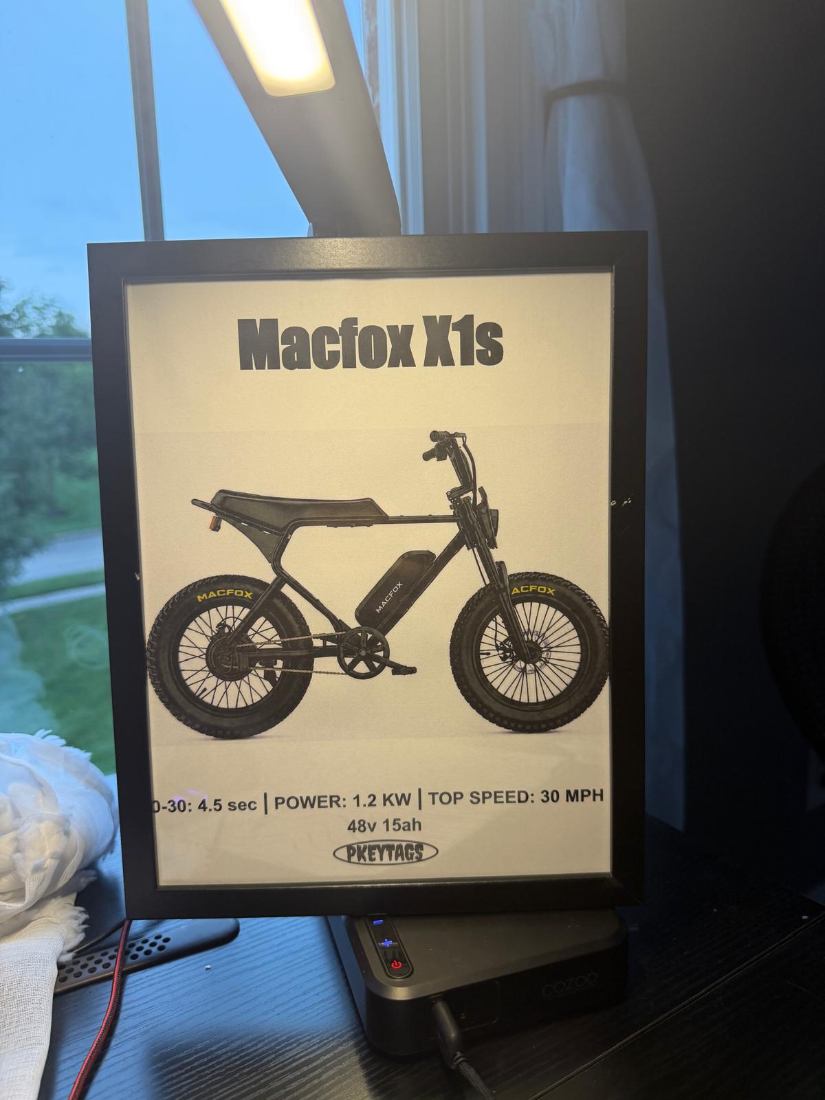 Macfox x1s Framed Poster